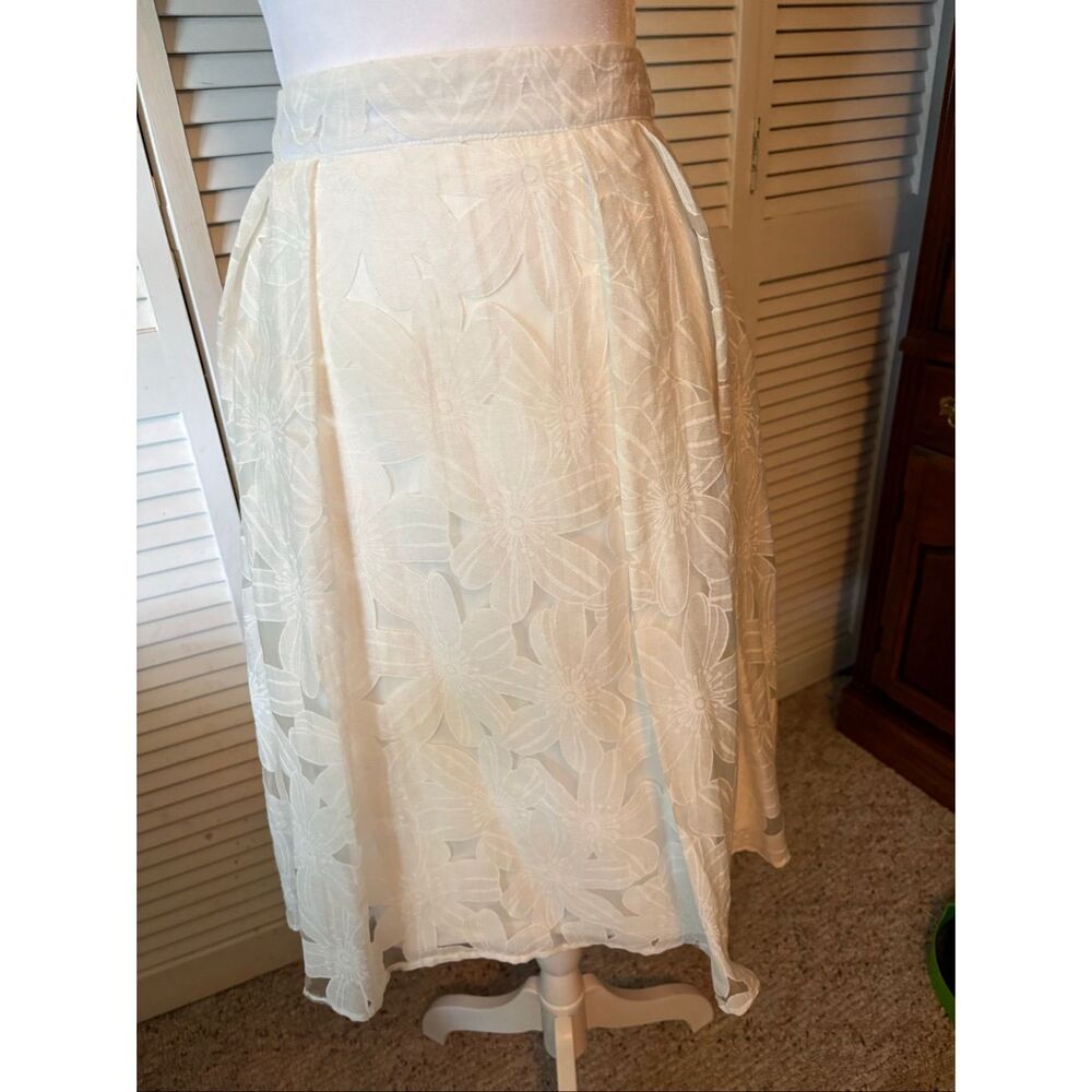 Womens Alya White Skirt, size Large, Fully Lined, Sheer with white flowers
